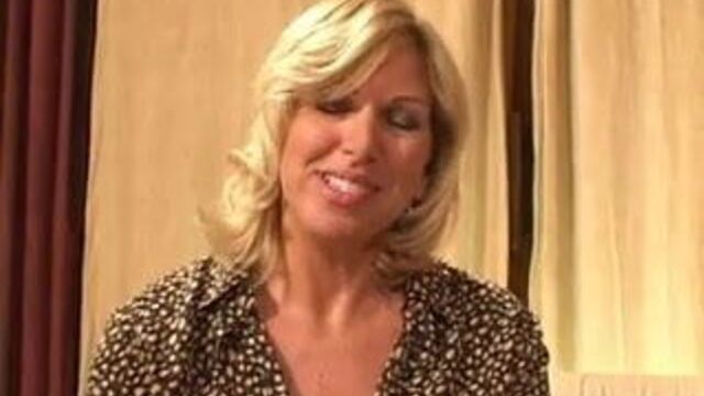 Casting mature debie