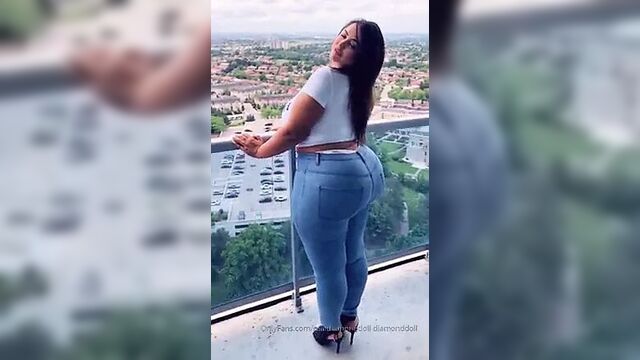 Mais peituda mais bunduda mais gordinha e mais gostosa