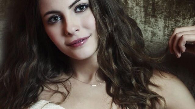 Willa Holland Jerk off challenge