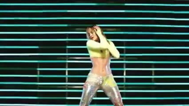 Jennifer lopez shaking her ass!!