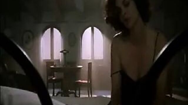 Anna Galiena - Senso