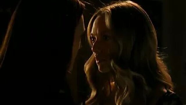 Lesbian scene from Julianne Moore and Amanda Seyfried