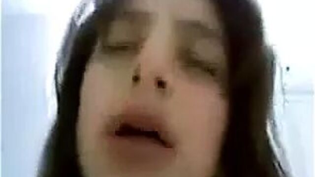 Charmouta libiya terkab aala zeb o tetnatet aalih