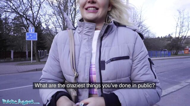 Public Agent, British tourist Gina Varney sucks Czech dick