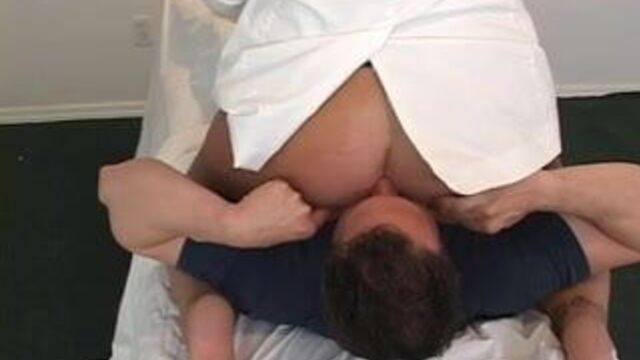 Bad-mouthed patient smothered by doctor's ass cheeks