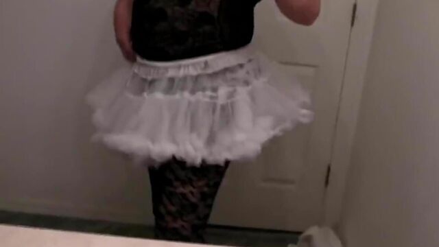 Wetting terrycloth nappies and plasticpants at work